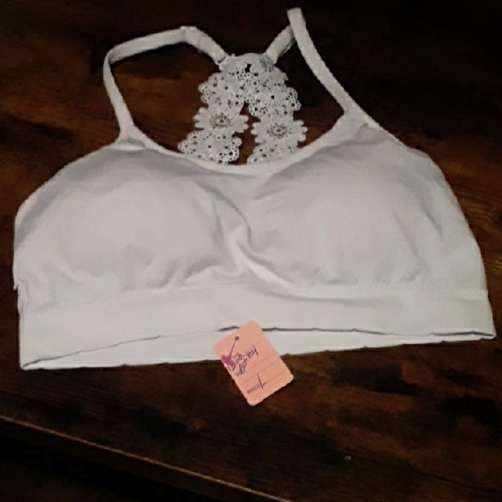NWOT Large Laura Ashley White Adorable Lace Floral Padded Wirefree White Bra